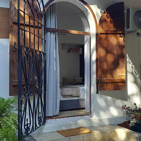 Private Room In Tamarin